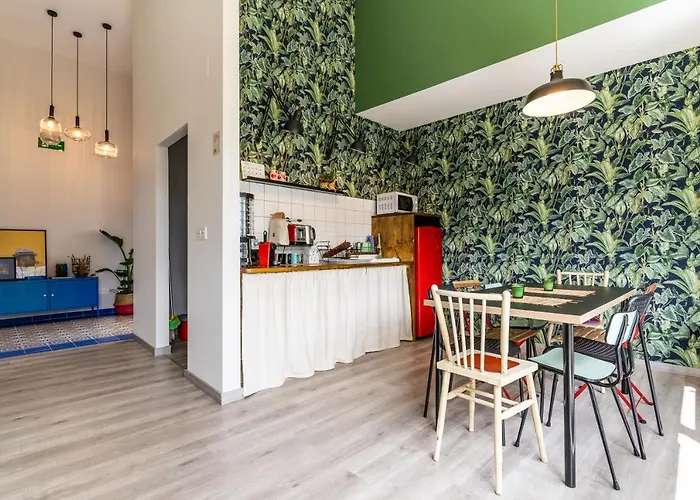 Four Rooms Hostel